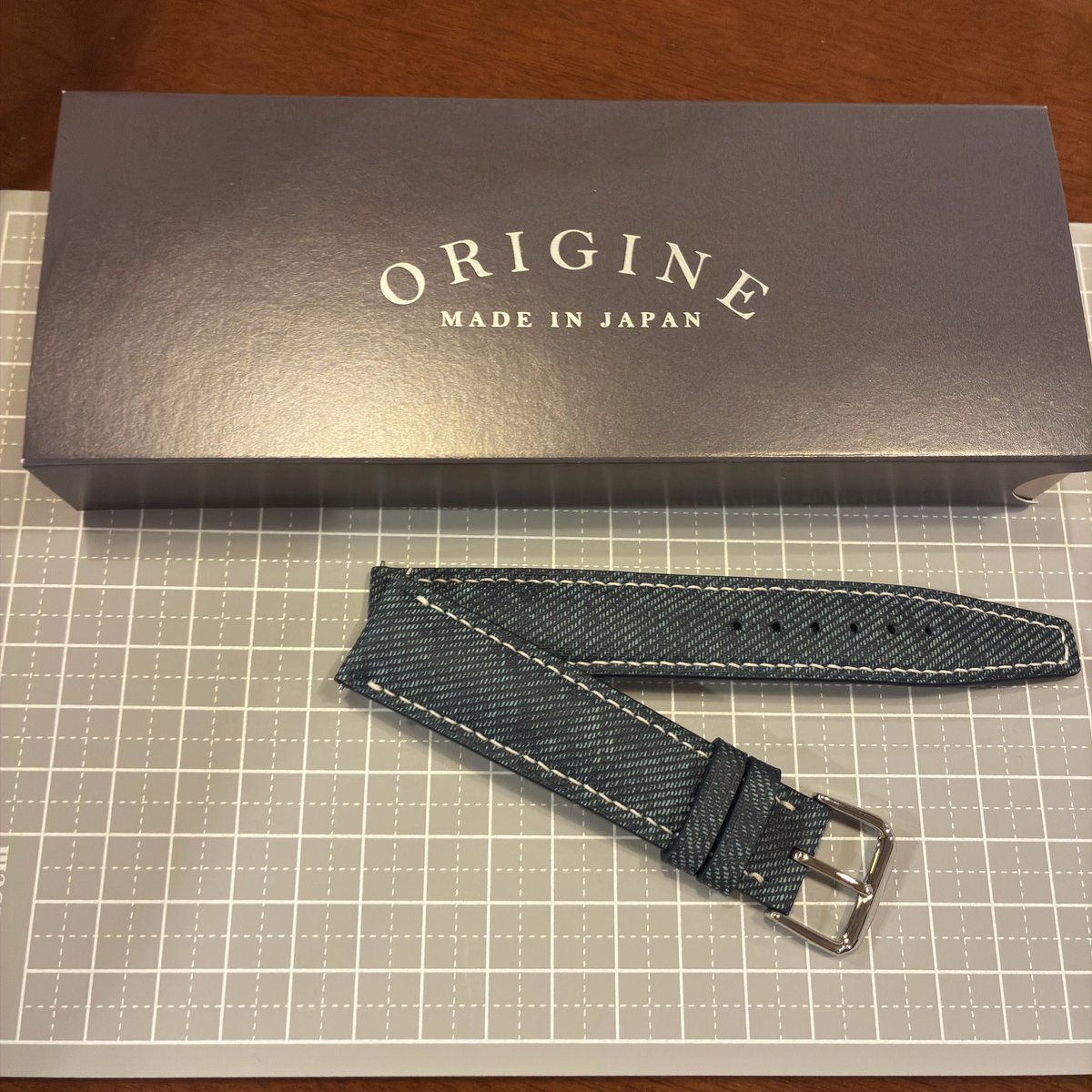 nakad3070's tweet photo. 帰宅したら #ORIGINE さんでネット注文したベルトが届いてました！😍
早速、Lacoドレスデンに。想像以上に良く、とてもカッコ良いです！！
20mmなのでM3にも付けれるできるしニヤニヤがとまらない😁
来月はオーダー会で注文したやつも受け取るしとても楽しみです。 https://t.co/CaJecsgxu4