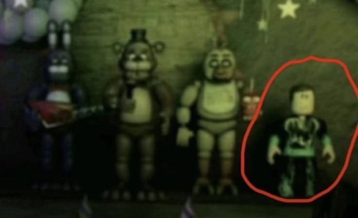 1AmBadToTheBone's tweet photo. When your friends have invited you to play Squads but you have no V-bucks to buy a FNAF skin https://t.co/hODolWd2an