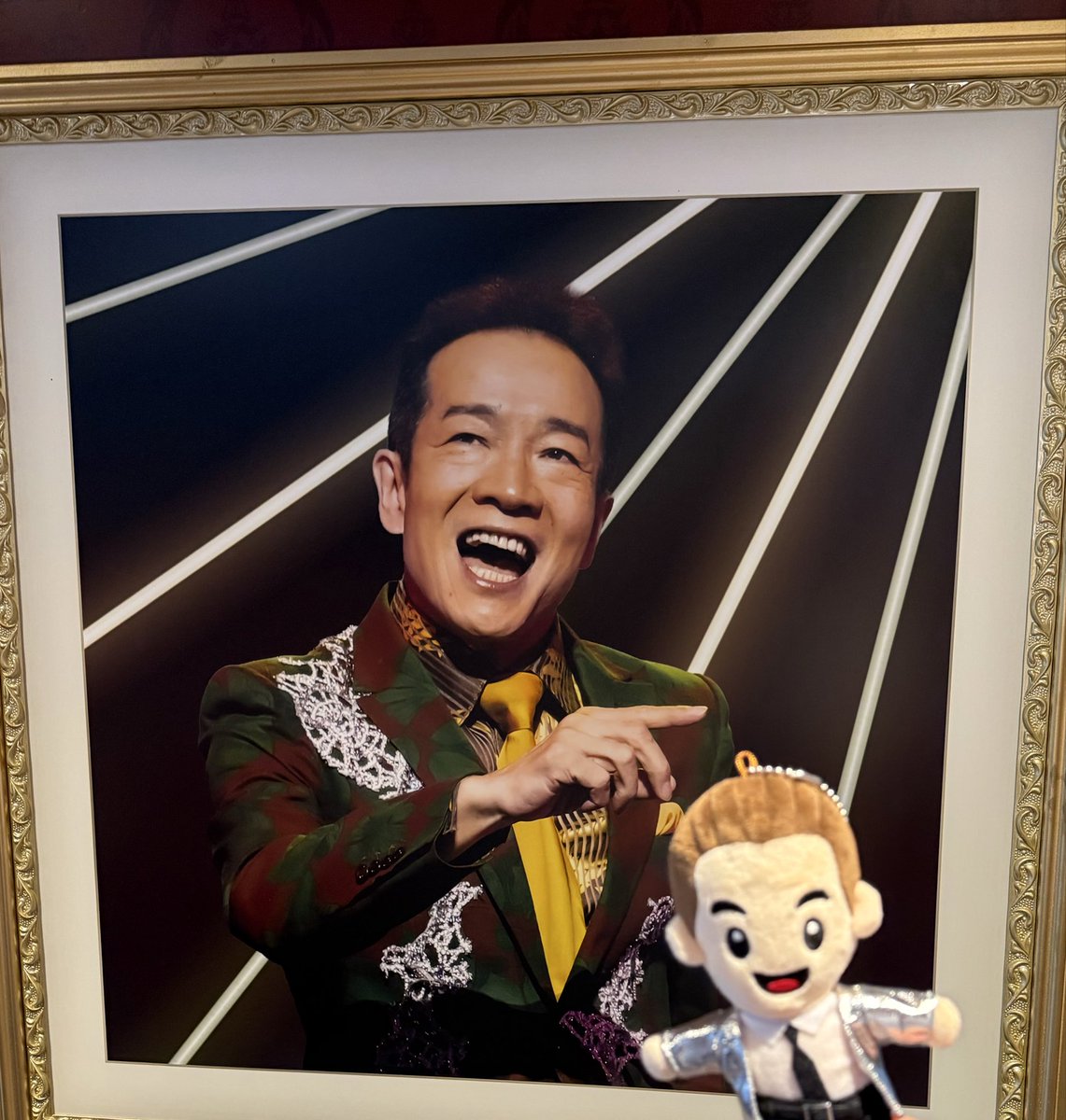 arisurisu2017's tweet photo. 4年ぶりのロームシアター京都
1階席が広くバルコニー席もあって一体感があり、最初から盛り上がりました✨
トシちゃんは大本番❓が終わったからかトークではリラックスモード笑
でもステージはいつも通り全力🕺
夏のメドレーも覚えてきたので楽しみ
田原古希彦になってもキャーキャー言うで
#田原俊彦 https://t.co/OIhX25Kvc7