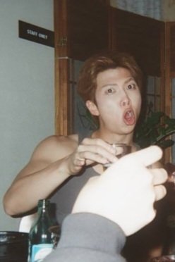 DeanEverAfter's tweet photo. User rkive in a new font 😂👏🏻
P.S. the swooshy hairstyle Namjoon has here, 11/10, so handsome 🥹🥰💞 https://t.co/smWqUJREfH