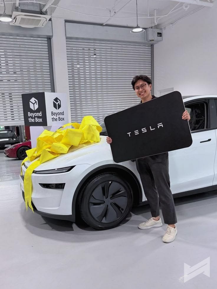 DavidMclmu's tweet photo. Tesla is gifting out 10,000$ to special people who wants to be a member of Tesla Model world 🌎@Tesla 
#ioannakuçuradi #twitter https://t.co/THfs9UZjAs