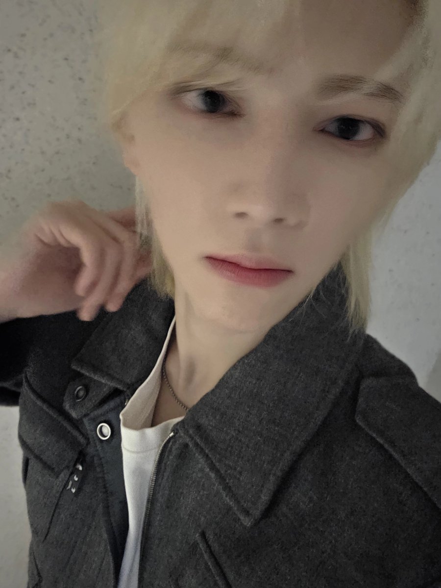 AEN_now's tweet photo. 🎹🎹

#AEN #에이엔 #JUNSEO 
#준서 #쭌이 https://t.co/k4g8c5vkAN