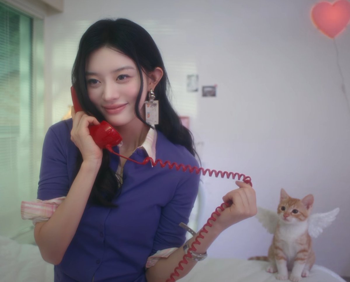 elit_quprids's tweet photo. The angel cat is back https://t.co/yx0PHpdXJB