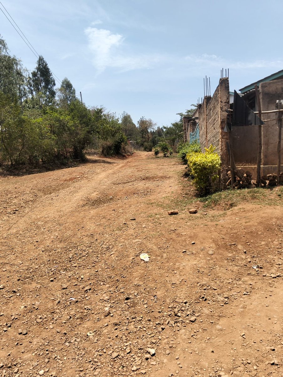 bandit__ke's tweet photo. Kisumu expose , yaani hii ni barabara ya kuenda kwa watu? Kisumu leaders wanakula pesa ya wananchi vibaya sana https://t.co/opabtTmzOB