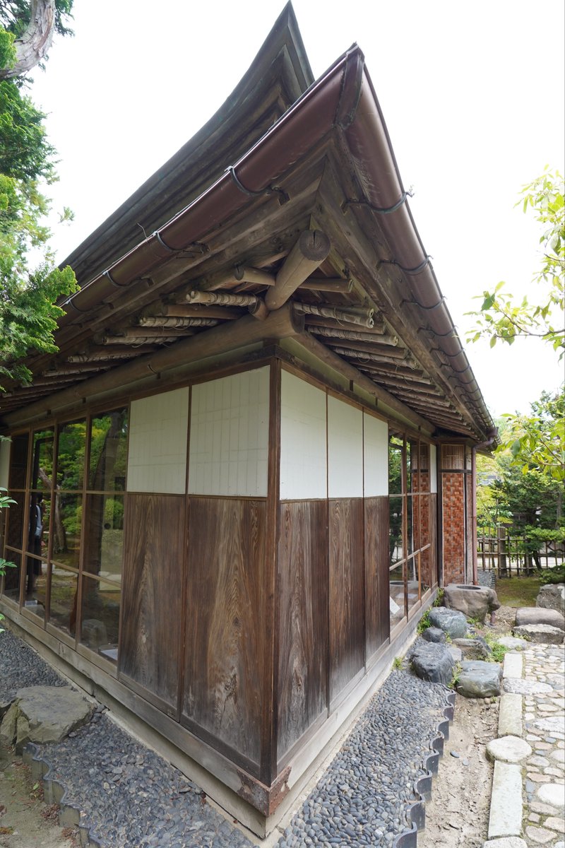 ARportraiter's tweet photo. #がたます 
北方文化博物館の三楽亭
外観からではピンとこないかもしれませんが、正三角形の建物△
三角といえばトライアドプリムス△
入室はできませんが、中で過ごすと平衡感覚がずれて気持ち悪くなるとのこと https://t.co/kNXXecEFd9