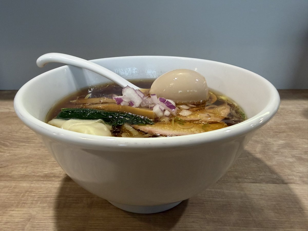 passandgo614's tweet photo. 2026-198🤗
【中華そば むぎすけ】八王子
中華そば＋味玉

鶏と豚主体で白河ラーメン系💯💯😆動物系の出汁感にコク・酸味・円やかさの三要素兼ねる醤油感で移転前と異なる醤油の感じ方💯💯🤩
赤坂で営業していたらー麺福久朗が中華そば炎の跡地で屋号を変え再出発した一杯で今日もFantastic day!☺️💞💫 https://t.co/5Qob6YOjPF
