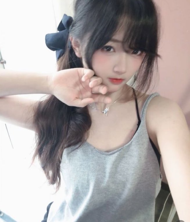 amy31gl0's tweet photo. 我是真的给bb看啊

不相信你试试 噢😯

高中生的粉福啊

 反正我不要🚪的啊！！！ https://t.co/49BAHGWv7e