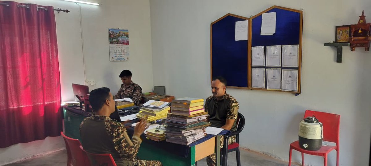 84BNCRPF's tweet photo. 🧹 Swachhata Campaign 6.0 🇮🇳
a cleanliness programme was conducted at D Coy, Ramban, focusing on the office area. Personnel actively participated in cleaning and maintaining a clean and hygienic working environment.#SpecialCampaign6 #CleanIndia #84BnCRPF https://t.co/kdrKc4w4jf