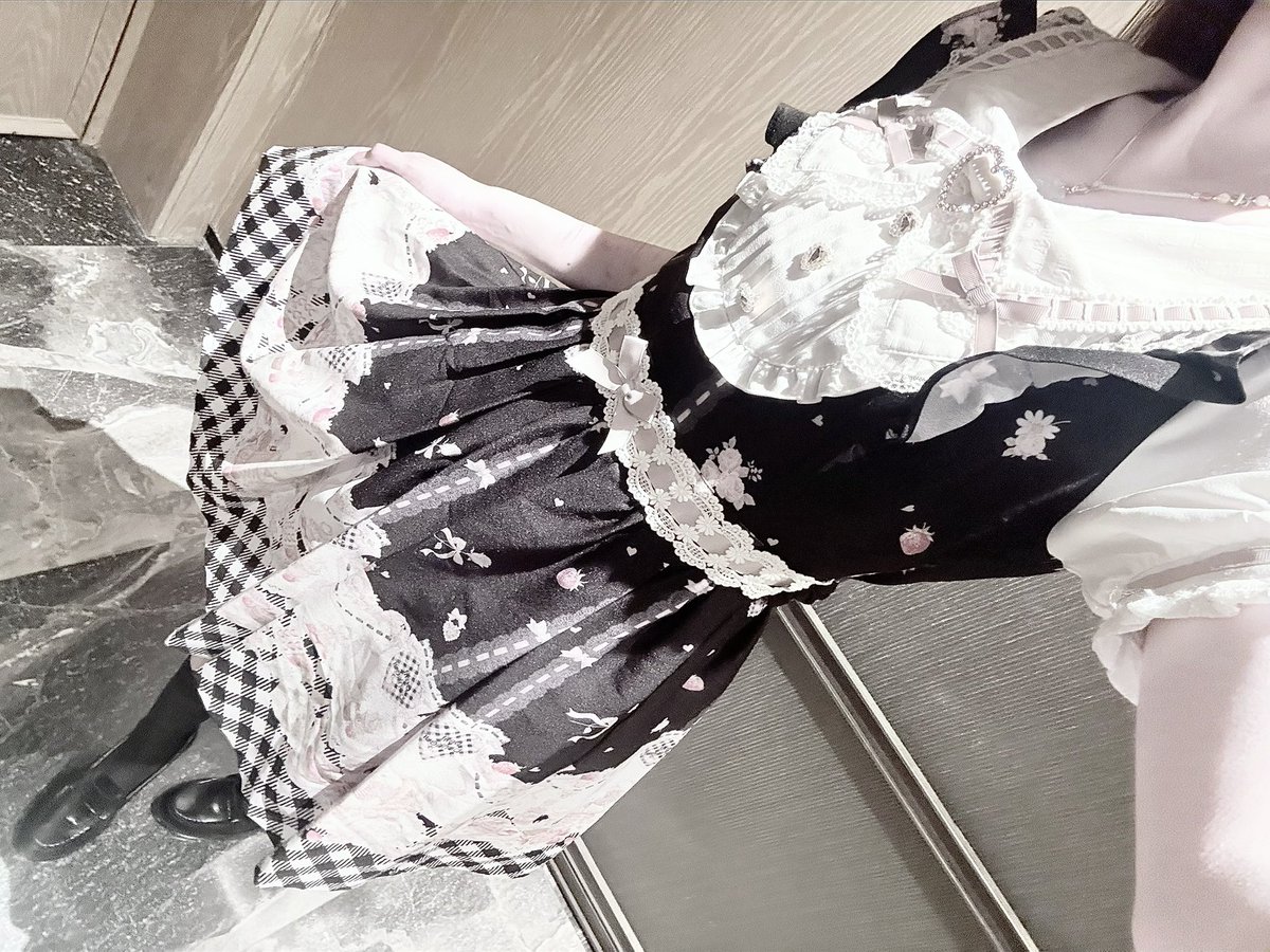 aranumono's tweet photo. 我想一直这样穿漂亮的小裙子，假装一会正常的、漂亮的、喜欢粉色的女孩

#ddlg #k9 #jiraikei #sub https://t.co/O4U8r6A8rn