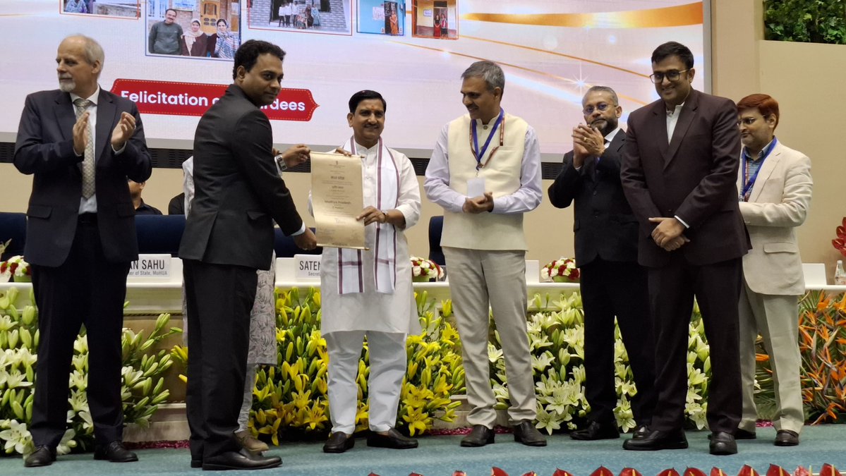 mpurbandeptt's tweet photo. मध्यप्रदेश को PMAY-U अवॉर्ड-2026 में सम्मान

Beneficiary Led Construction (BLC) में सर्वश्रेष्ठ प्रदर्शन वाले राज्यों में मध्यप्रदेश को तृतीय स्थान

प्रधानमंत्री आवास योजना (शहरी) आवास निर्माण में मध्यप्रदेश की उपलब्धि

@DrMohanYadav51

#UrbanDevelopmentMP #JansamparkMP #PMAYU https://t.co/392A2mMj0v