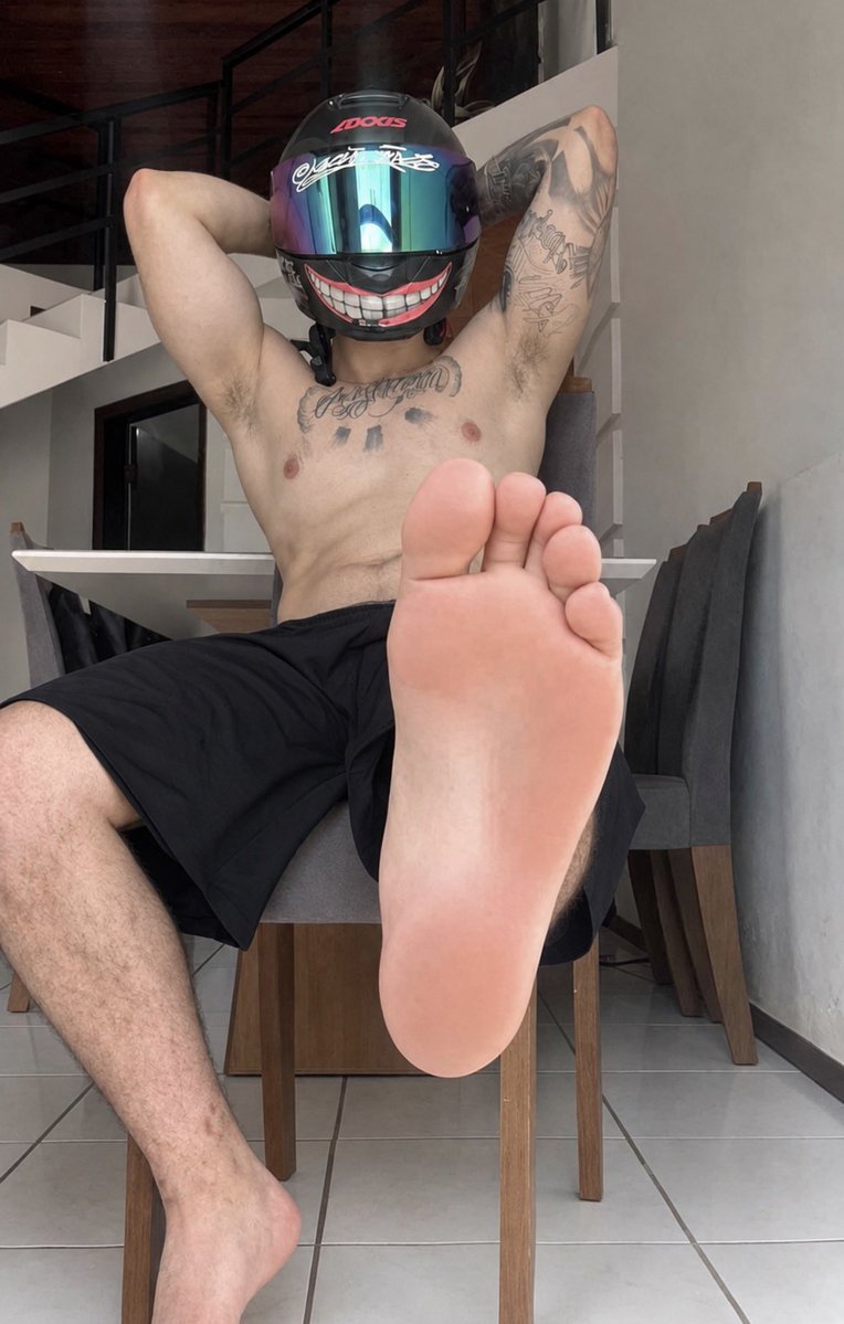 LekChapado's tweet photo. Quem aí gosta desse ângulo? 👣😏 https://t.co/VKdyC2uJYj