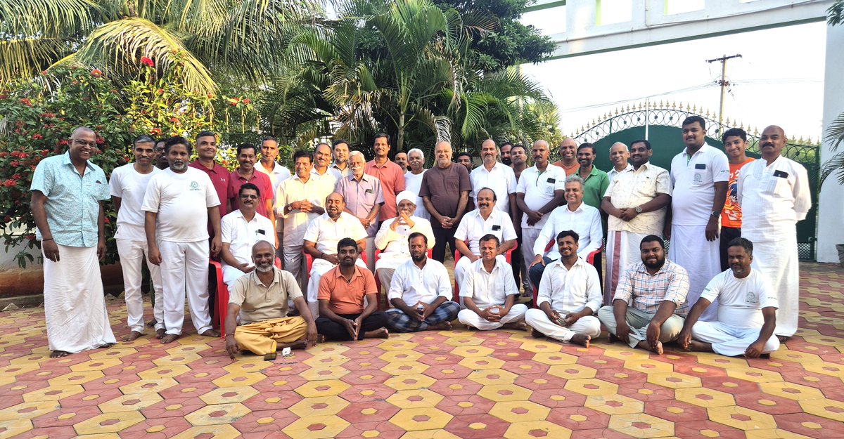 Aasiyoga's tweet photo. உலக அமைதிக்காக 48 நாள் சிறப்பு பயிற்சிகள் நிறைவு விழா 🧘🏼‍♀️🪷🧘🏼‍♂️
Conclusion event of the 48-day intensive meditation
camp for world peace 🧘🏼‍♀️🪷🧘🏼‍♂️ 
Date : October 2nd &amp; 3rd
Location : Anbu Thirukovil Ashram

#WorldPeace #meditation #yoga #aasilife #ravishankarraja #mindfulness #Silence https://t.co/Sks9TO3GQe