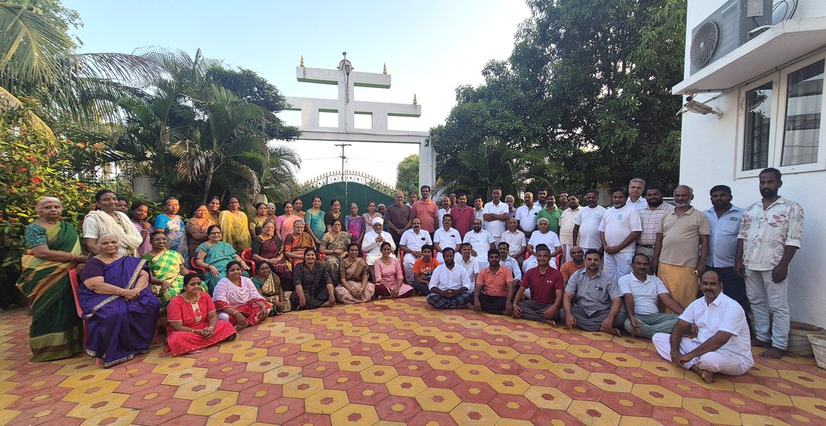 Aasiyoga's tweet photo. உலக அமைதிக்காக 48 நாள் சிறப்பு பயிற்சிகள் நிறைவு விழா 🧘🏼‍♀️🪷🧘🏼‍♂️
Conclusion event of the 48-day intensive meditation
camp for world peace 🧘🏼‍♀️🪷🧘🏼‍♂️ 
Date : October 2nd &amp; 3rd
Location : Anbu Thirukovil Ashram

#WorldPeace #meditation #yoga #aasilife #ravishankarraja #mindfulness #Silence https://t.co/Sks9TO3GQe