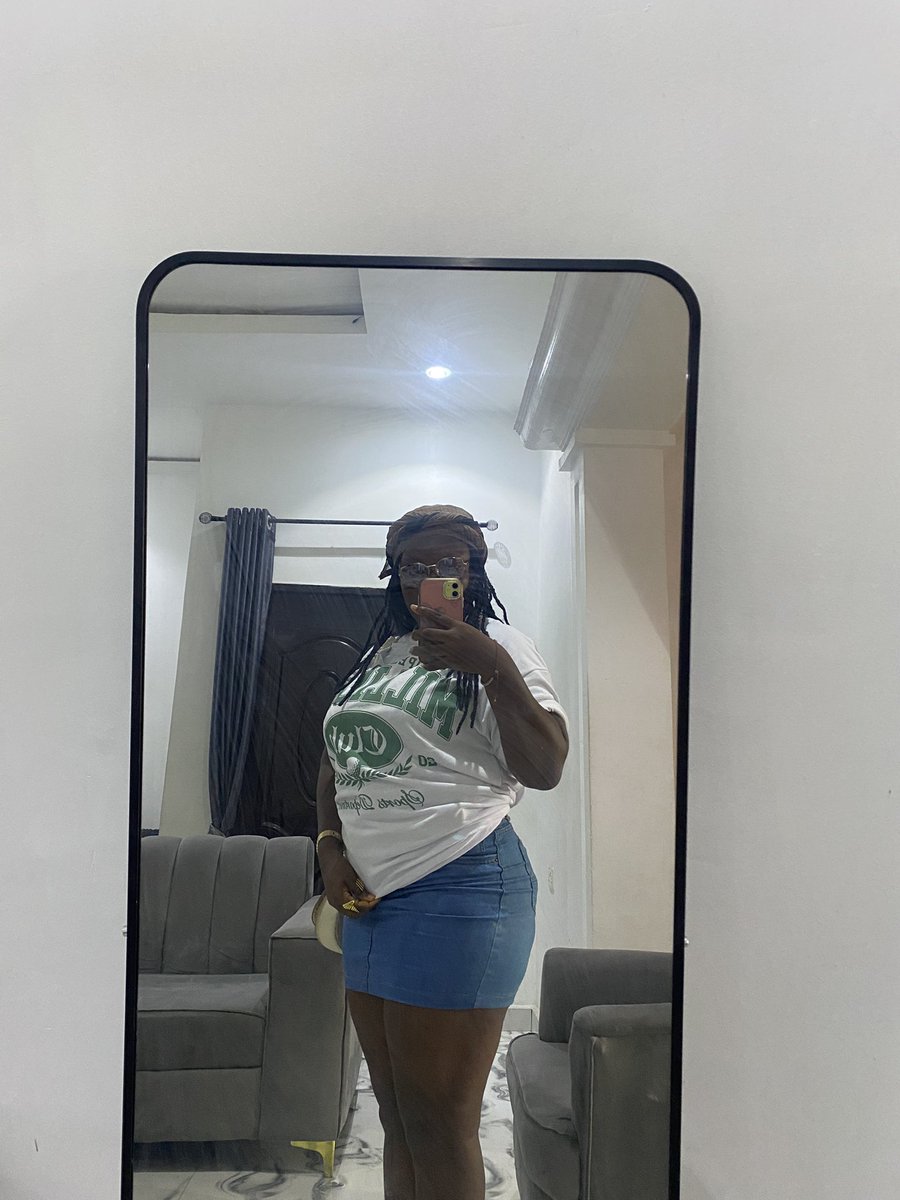 Post_FromAmah's tweet photo. For real my 1st time wearing mini skirt with a whole encouragement and motivation from my woman 😂😂😭 https://t.co/5TSO4eV1Ub