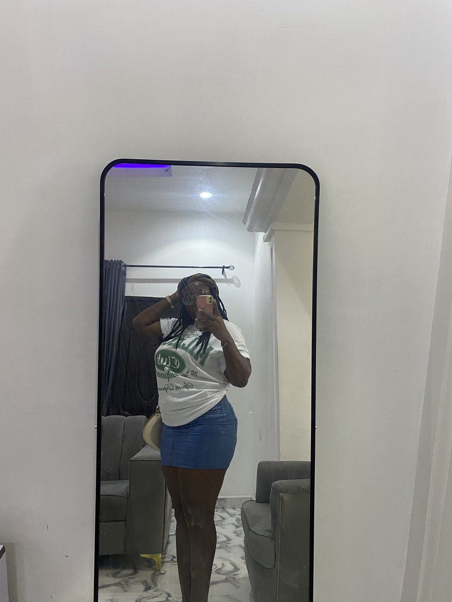 Post_FromAmah's tweet photo. For real my 1st time wearing mini skirt with a whole encouragement and motivation from my woman 😂😂😭 https://t.co/5TSO4eV1Ub