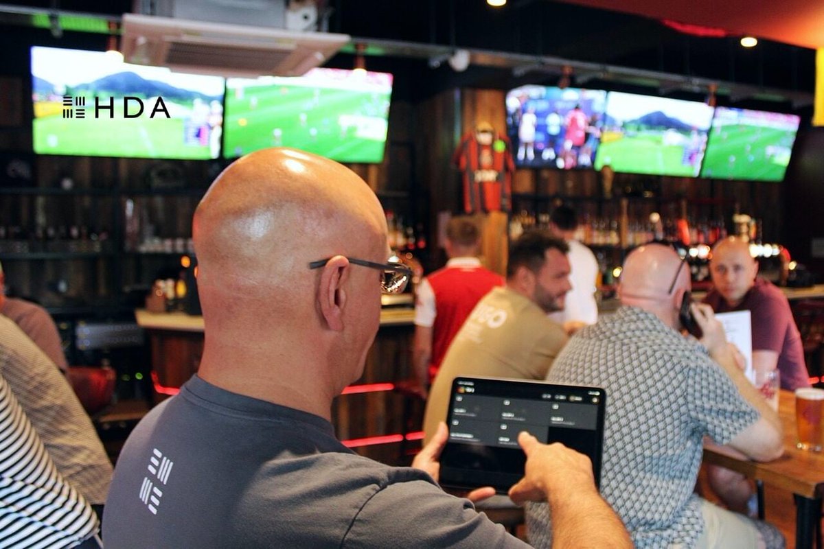 HDBaseT's tweet photo. Alliance member #HDA scores with this award-winning deployment at GOAT Pub!
Powered by #HDBaseT, HDA's MHUB S stackable matrix enables multiple live sporting events to be shown simultaneously across 14 displays managed from a single, centralized platform: https://t.co/0jlg4XgEW9 https://t.co/C20Vo1JtFm