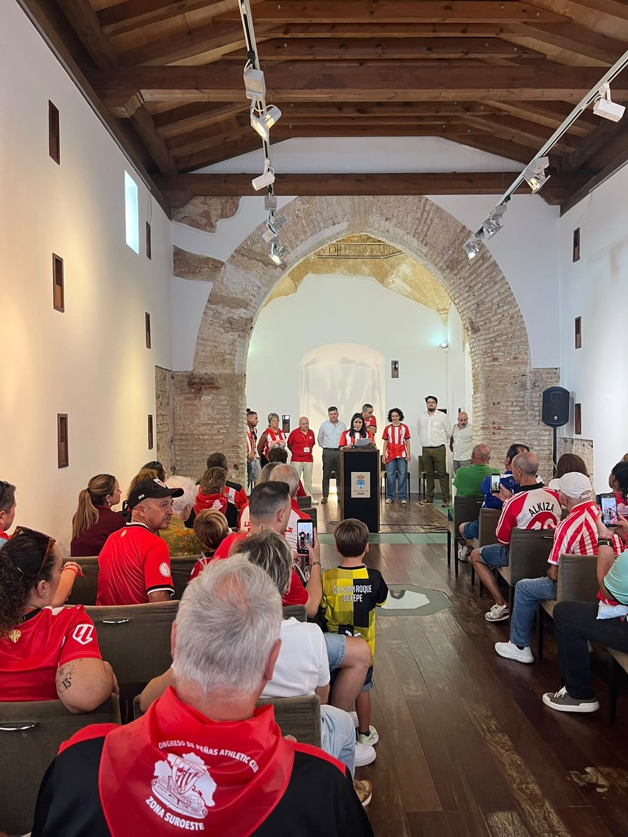gabarradelepe's tweet photo. Muchas gracias por acompañarnos en la celebración de nuestro XXV Aniversario y el XXII Congreso de Peñas de la Zona Suroeste del @AthleticClub
Un fin de semana de reencuentros, amistad y sentimiento por unos colores que nos unen sin importar la distancia.
❤️🤍 Beti Zurekin! 🦁 https://t.co/7zae3tSWXb
