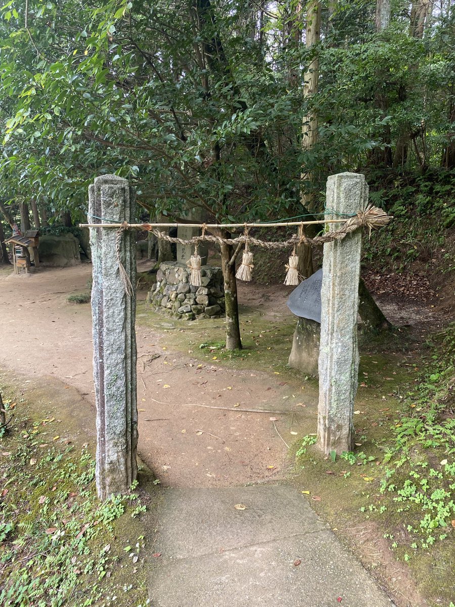 straykami's tweet photo. Dear #Noragami nation! I haven’t been active since the manga ended, but I’ve come on here because I would love to share a thread of some of the amazing locations that appear in Noragami, which I was so lucky to visit while being in Japan this summer! A dream come true fr🥹 (1/10) https://t.co/dEbXkFN1gM