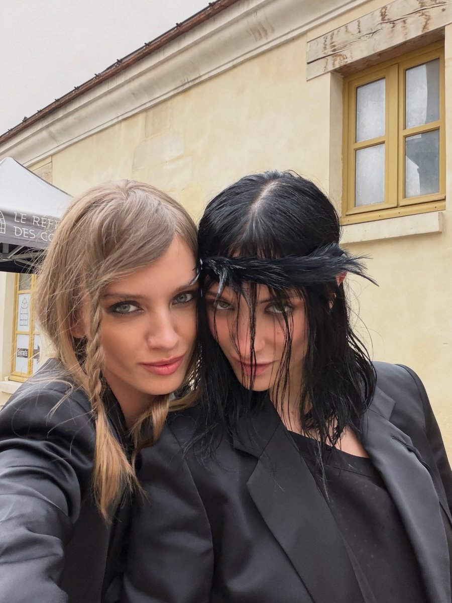 leraabovaverse's tweet photo. More photos of #LeraAbova at the Ann Demeulemeester SS27 show during Paris Fashion Week on October 3, 2026🥀🖤

First photo by dustinhanke (on Instagram)
Second photo by @leraabovadaily
Third and fourth by sylwia_butor (on Instagram) https://t.co/9cKbs7VuDu