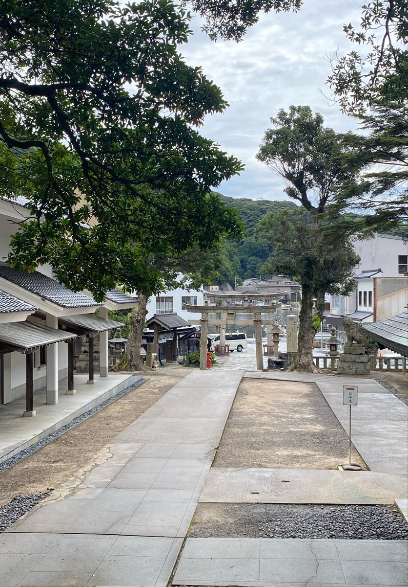 straykami's tweet photo. My bf and I also rented a car to go to the far out coast of Matsue! Here we visited Ebisu’s main shrine, Miho Shrine, which was located in a beautiful and peaceful fishing village, which ofc also appears in both the anime and manga (6/10) https://t.co/vcpwMVX1We