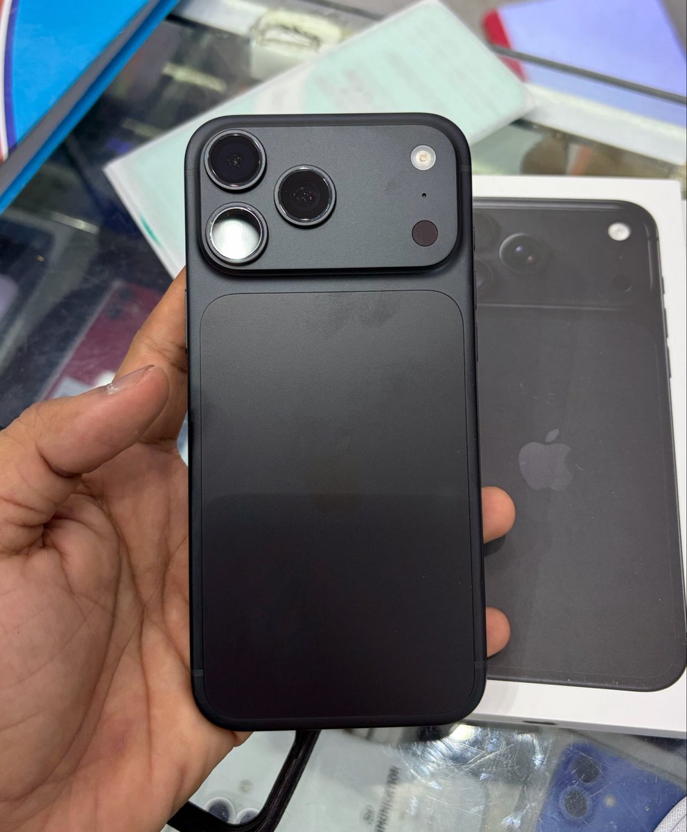 RebelMoon0499's tweet photo. This is my iphone 18 pro max… totally disappointed… face Id not working good… opening up face Id even when the app is closed. Please help. Updated to latest version also. Bought it today… this problem was not on iphone 17. @Apple https://t.co/RAANzNbzKO