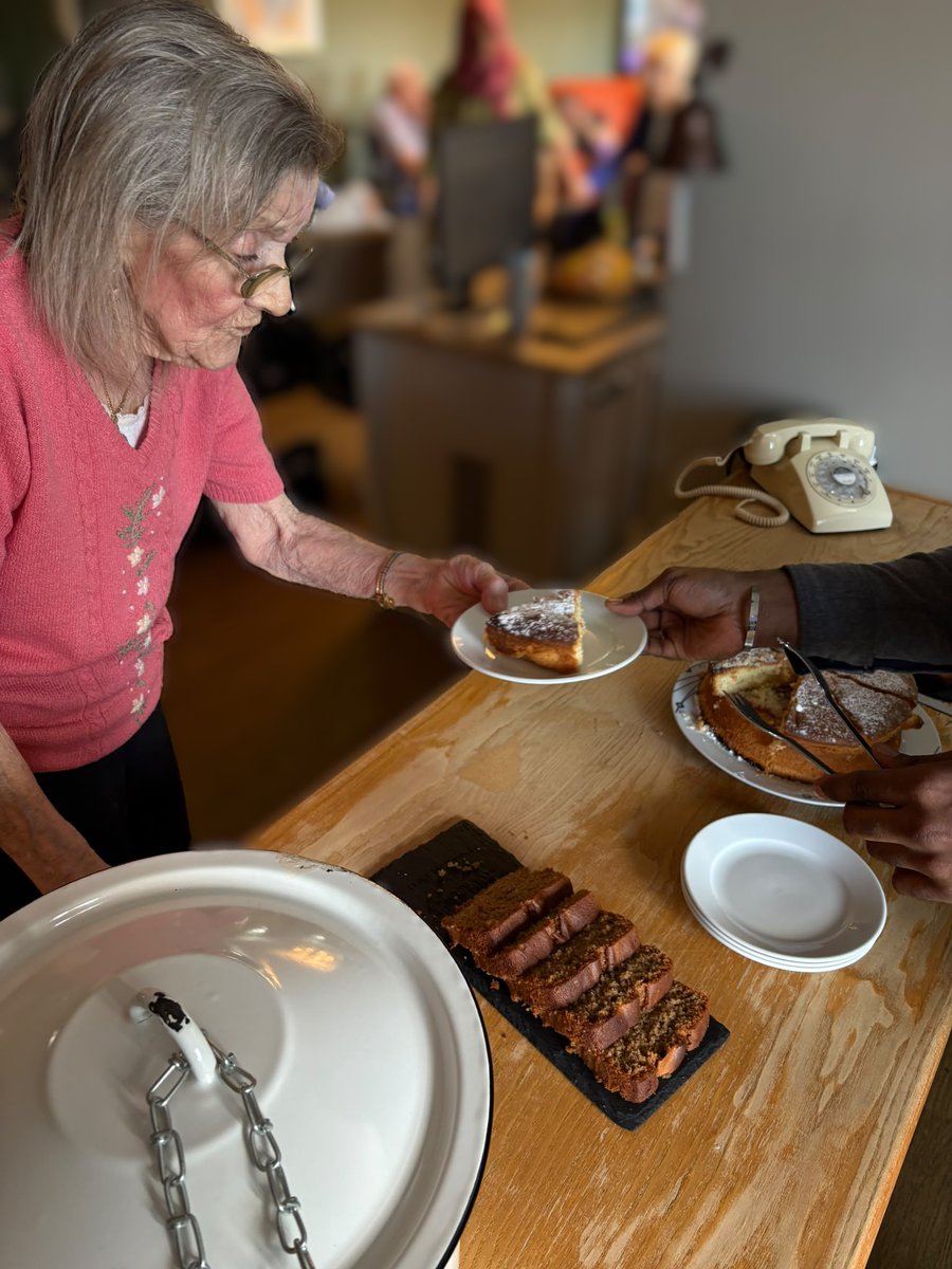 CHNursinghome's tweet photo. Banana cake or Victoria sponge? That was the choice at our shop counter, which has moved into the lounge.
#frome #somerset #caring #dementiacare #internationalcoffeeday https://t.co/PmhoX0jy7T