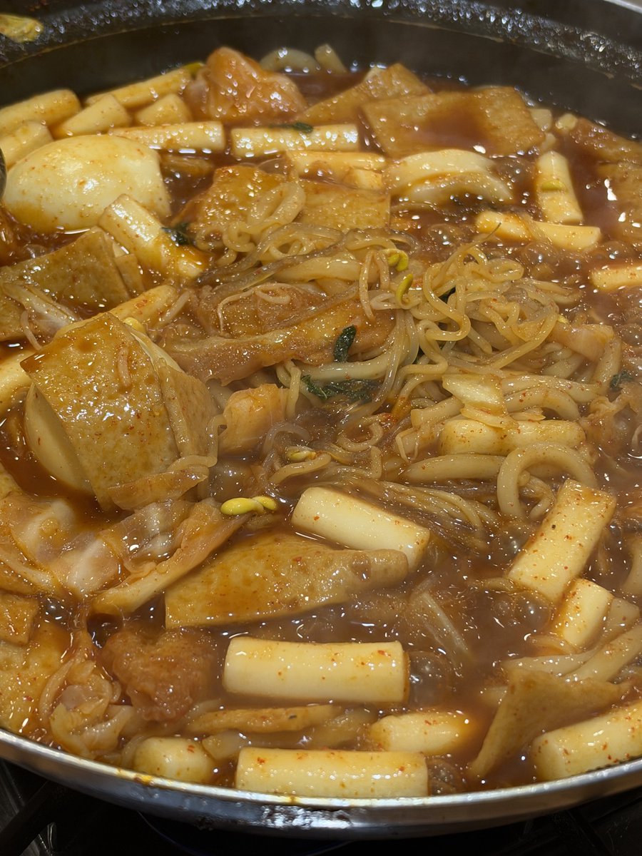 nvrsznvr's tweet photo. 연휴끝무렵:ㅈ되봐라ㅋㅋ
즉석떡볶이:이리와..안아줄게 https://t.co/VYOxThKCti