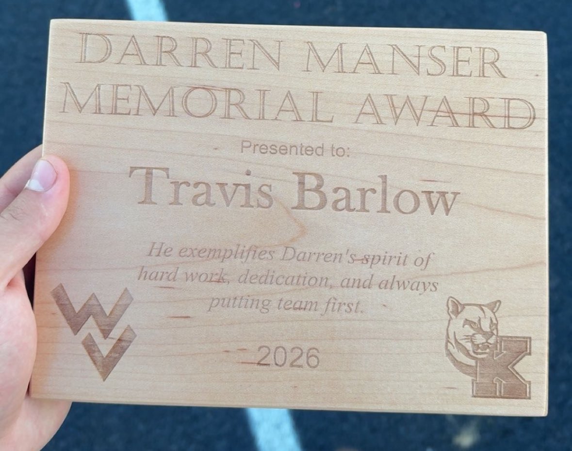 TravisBarlow_6's tweet photo. Honored to be recognized by my peers as the recipient of the Darren Manser Memorial Award. This award recognizes the hard work, dedication and selflessness of Darren Manser. @WVRHSFootball @ShaneWeiss59 @hamill_coach @DolphinDan https://t.co/GTkUpSKeGX