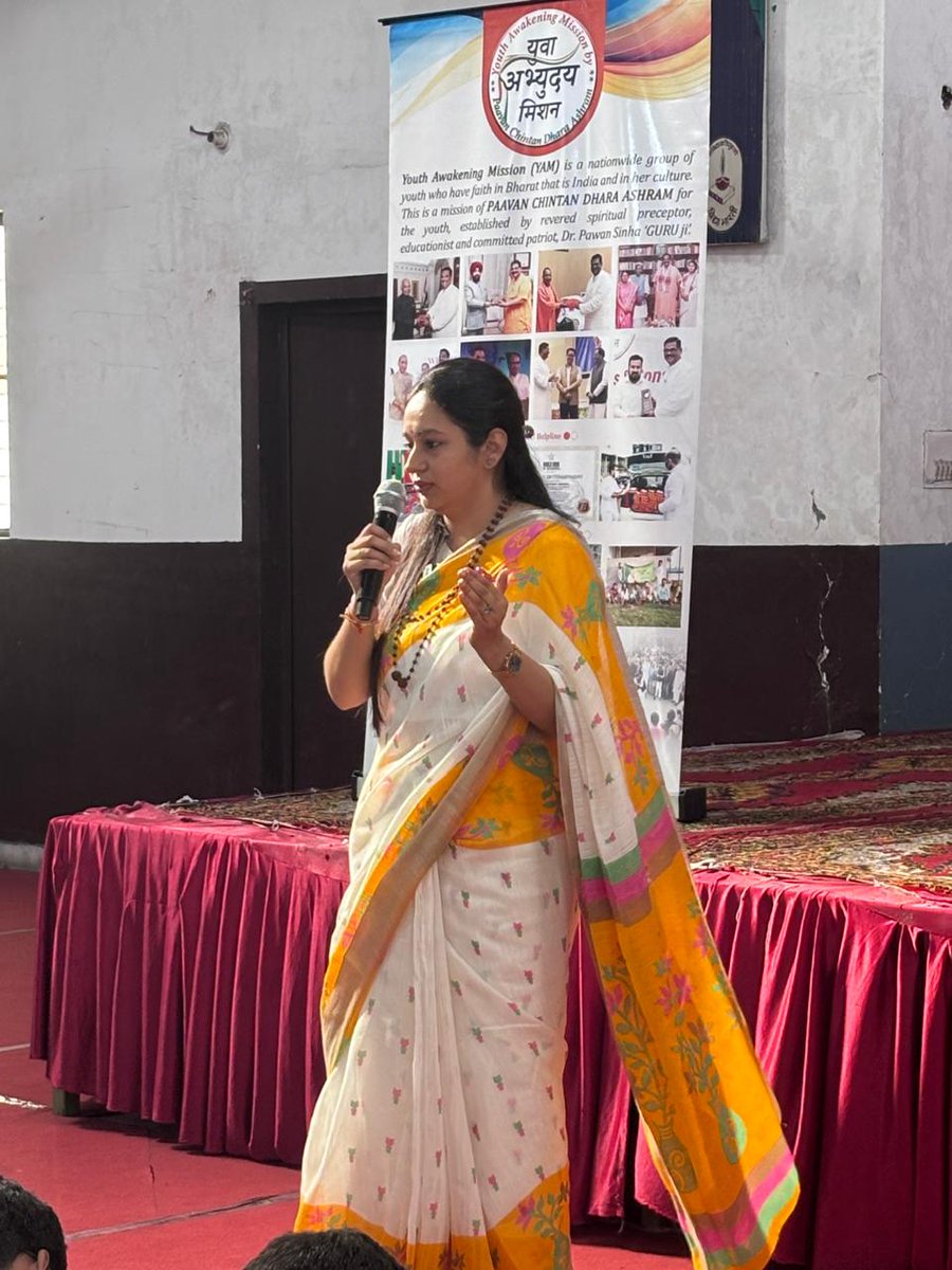 yamglobal1's tweet photo. What can the Mahabharata teach us about leadership, strategy and decision-making ?  

An insightful session by YAM on Leadership &amp; Management through Indian Knowledge Traditions at Lilawati Ramgopal Saraswati Vidya Mandir, Muradnagar.

#YAM #Mahabharata #Leadership #ShriKrishna https://t.co/UE1yFBnGtx