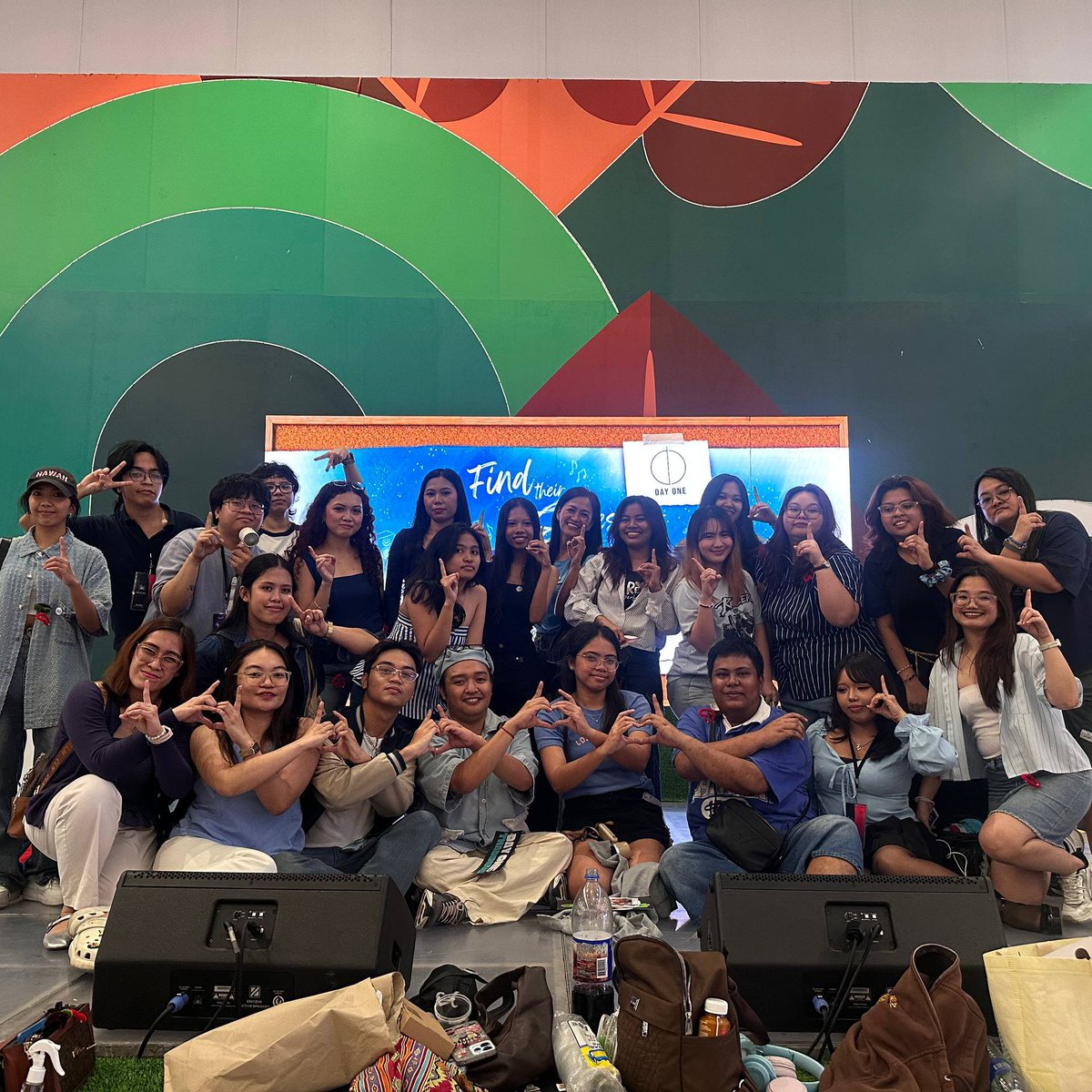 dayonee_global's tweet photo. We love you @DAYONEOfficial_ 🩵💙

OUR STORIES WITH DAY ONE

#DAYONEFindTheirStories #DAYONEOfficial https://t.co/Yi83QOocDj