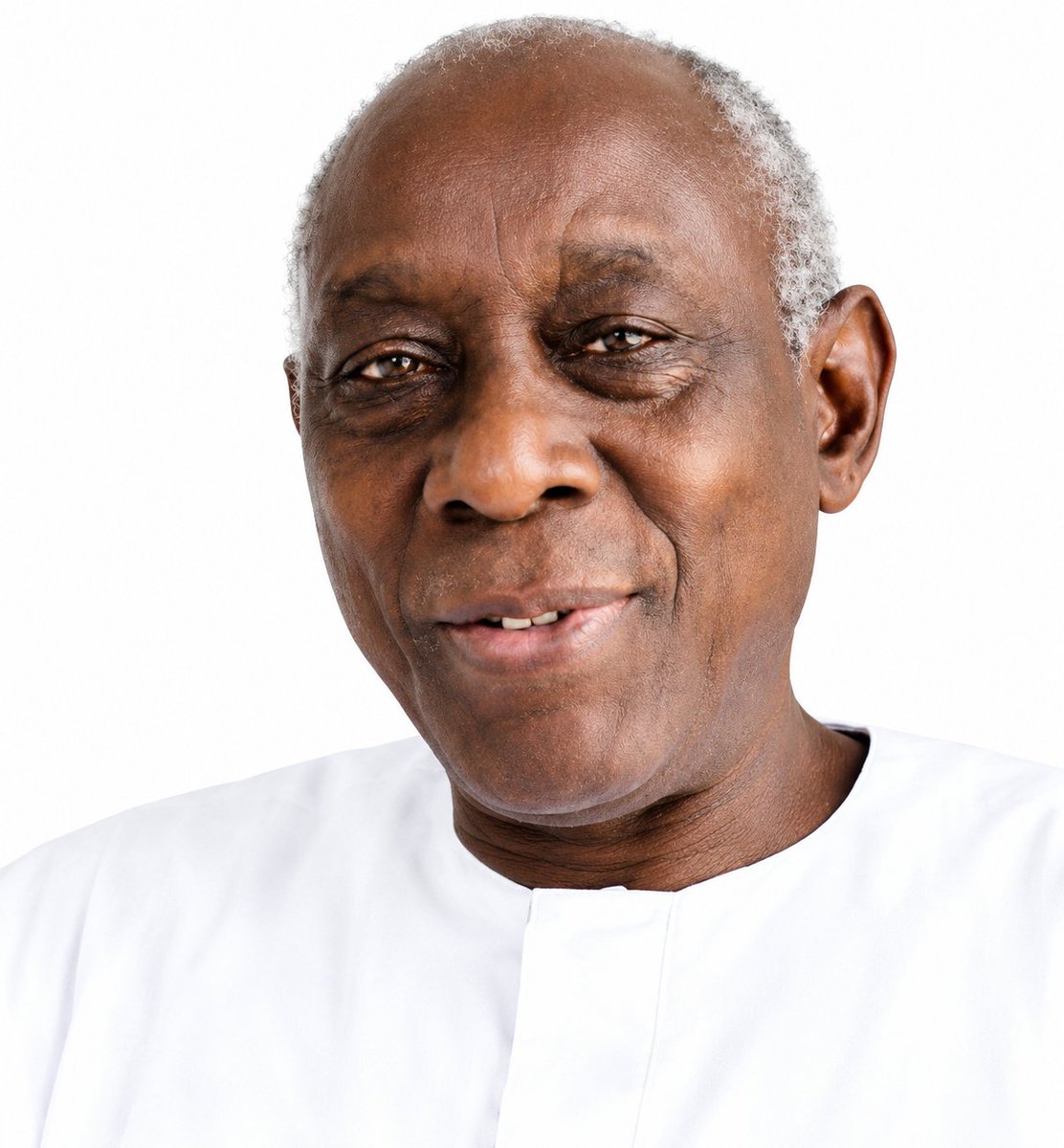 almuube's tweet photo. Cheikh Hamidou Kane pour le monde. Sam-Matam pour les gens qui l'ont connu enfant. Samba Diallo pour tous les lecteurs et lectrices de "L'Aventure ambigue", ce roman qui a décrit pour une génération l'ambiguité du fait colonial à travers le prisme de l'école et de sa logique, contradictoire souvent avec les valeurs du "monde traditionnel".
Faut-il "lier le bois au bois" et "apprendre à vaincre sans avoir raison" comme le préconise la Grande Royale en laissant Samba Diallo aller à l'école? Ou préserver la spiritualité et les valeurs des Dialloubé en évitant au maximum toute altération de l'être par l'école, comme le souhaite 'Thierno', le maître spirituel? 
Au-delà de la défaite par les armes, telle est l'ambiguité de ce fait colonial, dont la conscience de Samba Diallo sera le théâtre au fil des pages de ce roman. Et c'est cet affrontement entre ces mondes qui aura marqué beaucoup de lecteurs depuis 65 ans.
Cheikh Hamidou Kane fut plus qu'un romancier. Il fut gouverneur, diplomate, ministre et défenseur de la cause des enfants talibés. Il fut aussi un patriarche, un des derniers témoins de la transition entre deux mondes, des balbutiements de la république sénégalaise, et "gardien du temple" du Yirlaabe ("le pays des Dialloubé dans l'Aventure ambigue"), du Fuuta-Tooro, du Sénégal et de l'Afrique.
Allahumma ighfirlahum warhamhum.