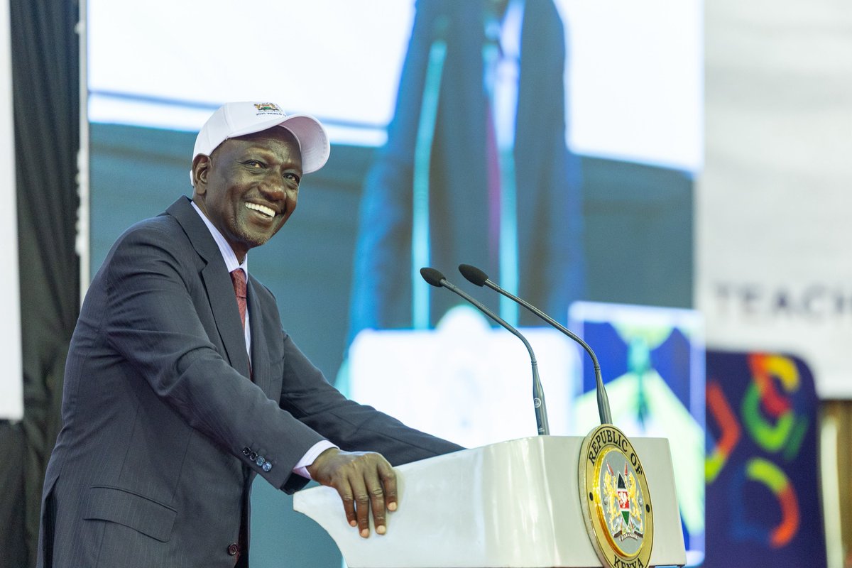 WilliamsRuto's tweet photo. Joined thousands of teachers to celebrate World Teachers’ Day 2026 at Kasarani Gymnasium, Nairobi. https://t.co/AvEwNB8n0S