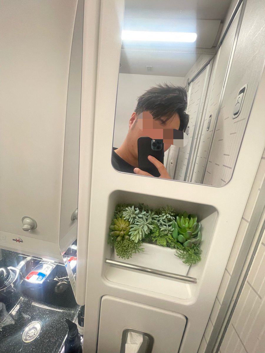 boss8898's tweet photo. 好想解鎖飛機廁所🚽

#泰國 https://t.co/wQ991GFoDM
