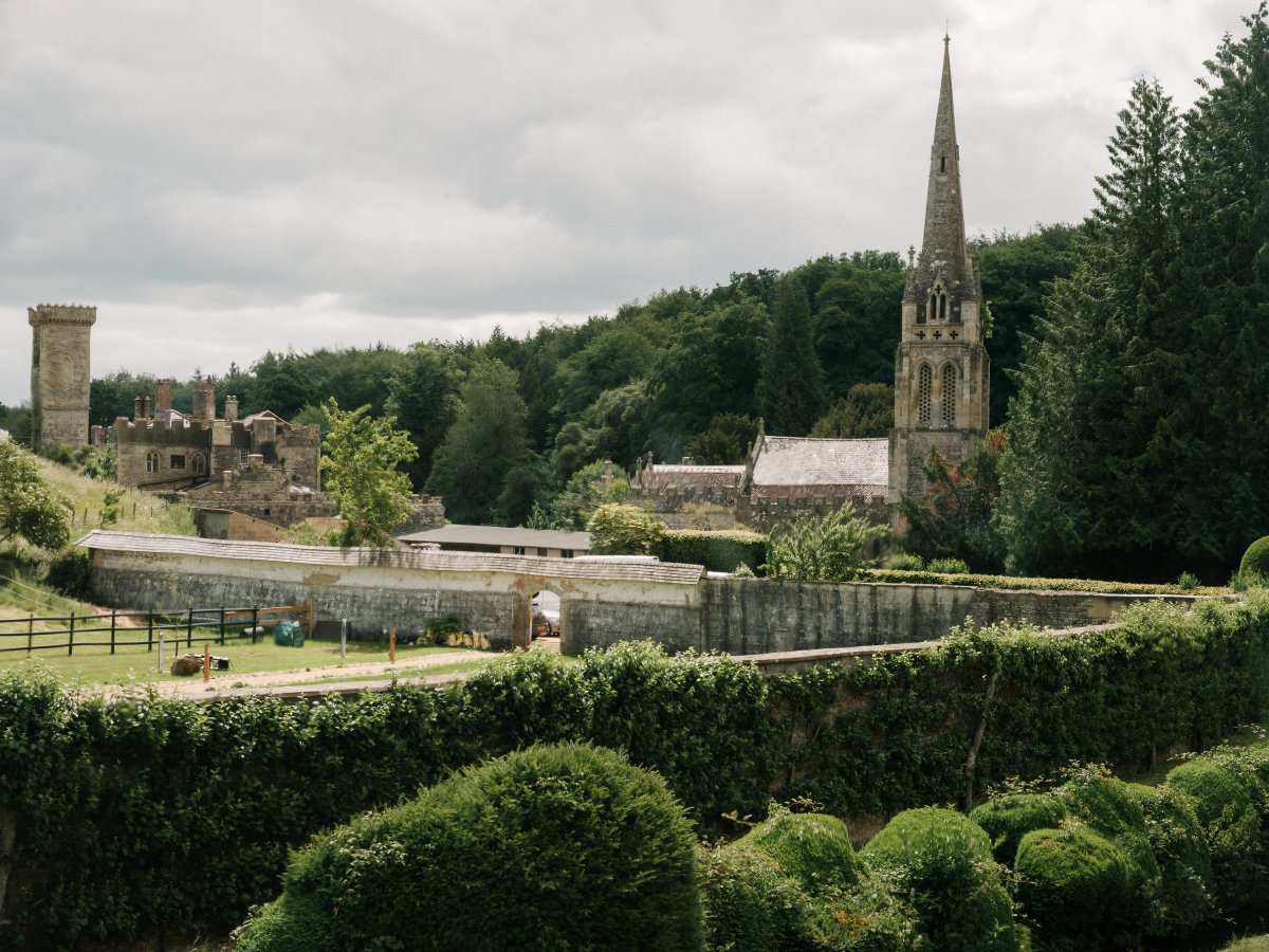 VisitWiltshire's tweet photo. 📷Teffont House, Dave Watts https://t.co/JFRNe38lgQ
 
A new addition to the Beckford Group, Teffont House is a small village hotel and restaurant with 17 bedrooms and glorious gardens, in the Nadder Valley, Wiltshire.
 
Dating back to 1623, Teffont House sits at the heart of Teffont Evias, one of Wiltshire’s prettiest villages, surrounded by the rolling landscapes of Cranborne Chase National Landscape, and just two hours from London.