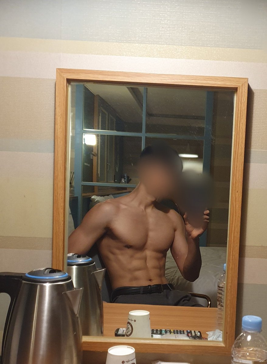reon1152's tweet photo. 혼텔중인데 오실분?
#비떱 #오프 #혼텔 #섹트 #디그더 #헌터 #멜돔 #커닐 #사디 #멜커 https://t.co/Dz1GZyAJFu