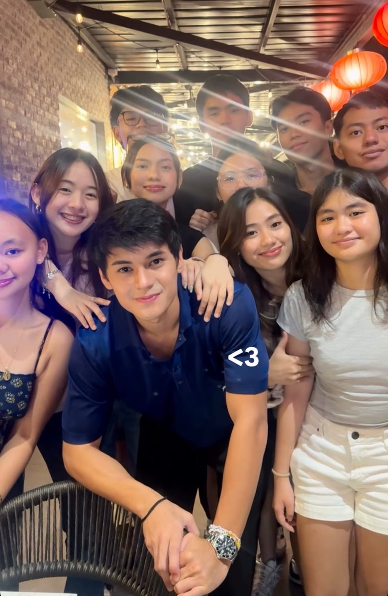 Iuverruk's tweet photo. la fam, very classy family 🥰 may kanya kanyang work at business, may pambili ng kape, ang gaganda/popogi at ambabango pa. dudu's support system since day1 talaga ❤️ https://t.co/oA5lUuhK8F