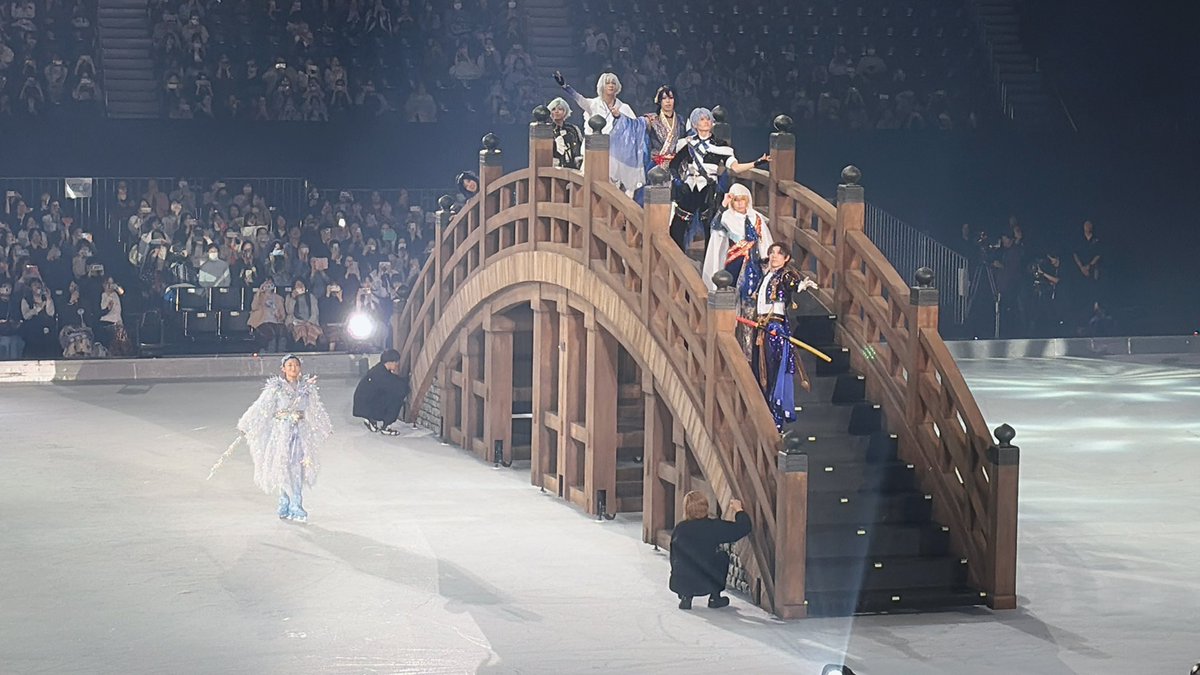 keika_24's tweet photo. ٭❅ 刀ブレ 10/4 15:00 ٭❅
と〜っても楽しかったです！！盛り沢山設定で面白いストーリーもスケーターさん達のスピード感も優雅さもある滑りも力強い太鼓も声優さん達のわくわくする生ボイスも全てひっくるめて最高でした⛸️❄️ https://t.co/7VJX2AkbPQ