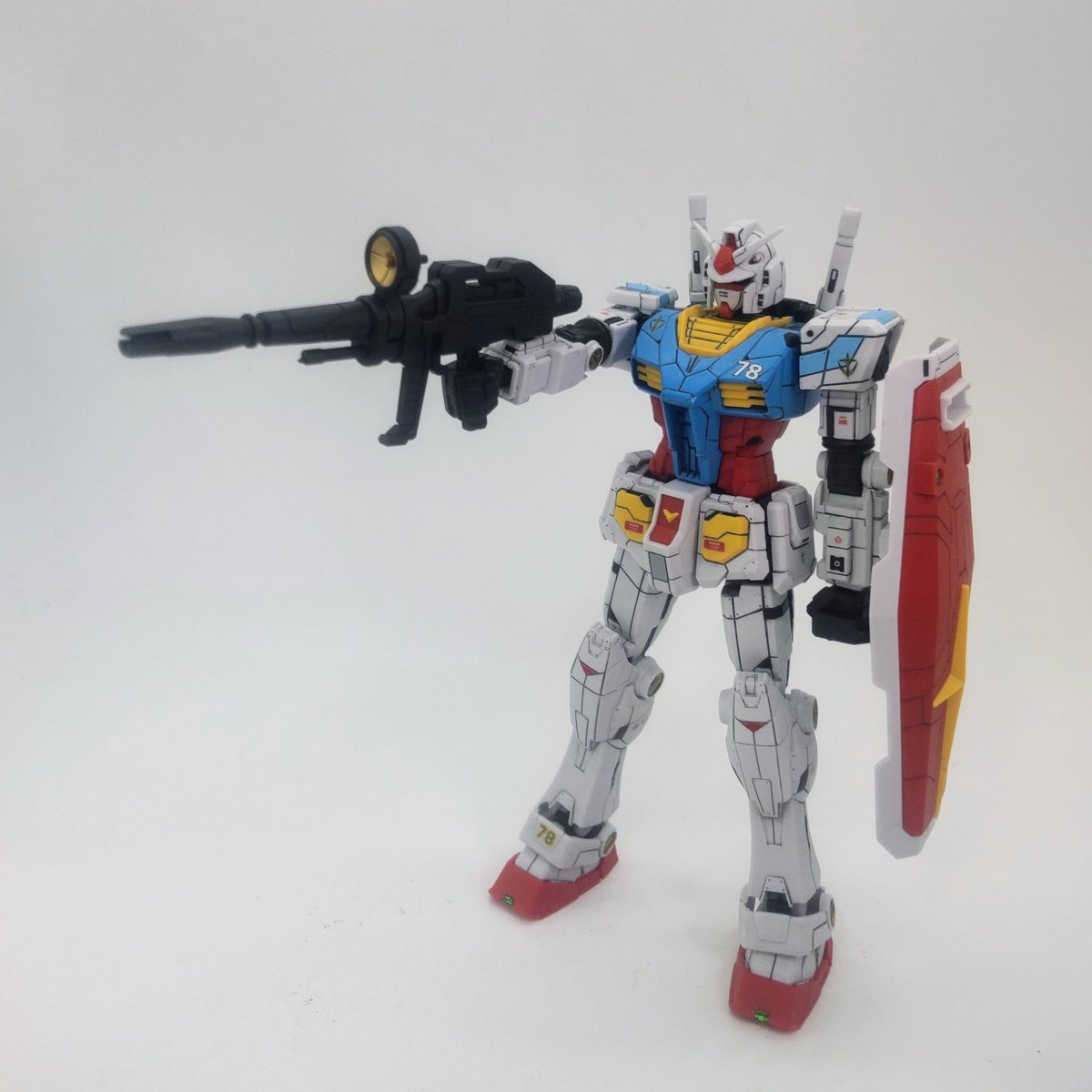 mogetaroh's tweet photo. EG 万博ガンダム  旧HG風味

#ガンプラ
#プラモデルライフ https://t.co/rFanstsS5x