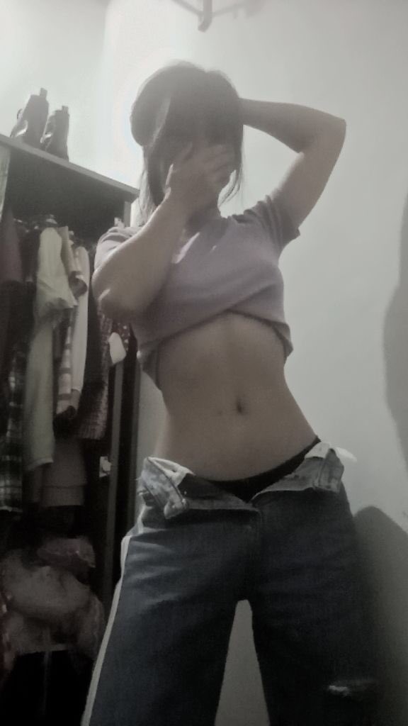 kimlowkeyyy_'s tweet photo. má ơi quên mặc áo giáp :))) https://t.co/fyTrAWVspt