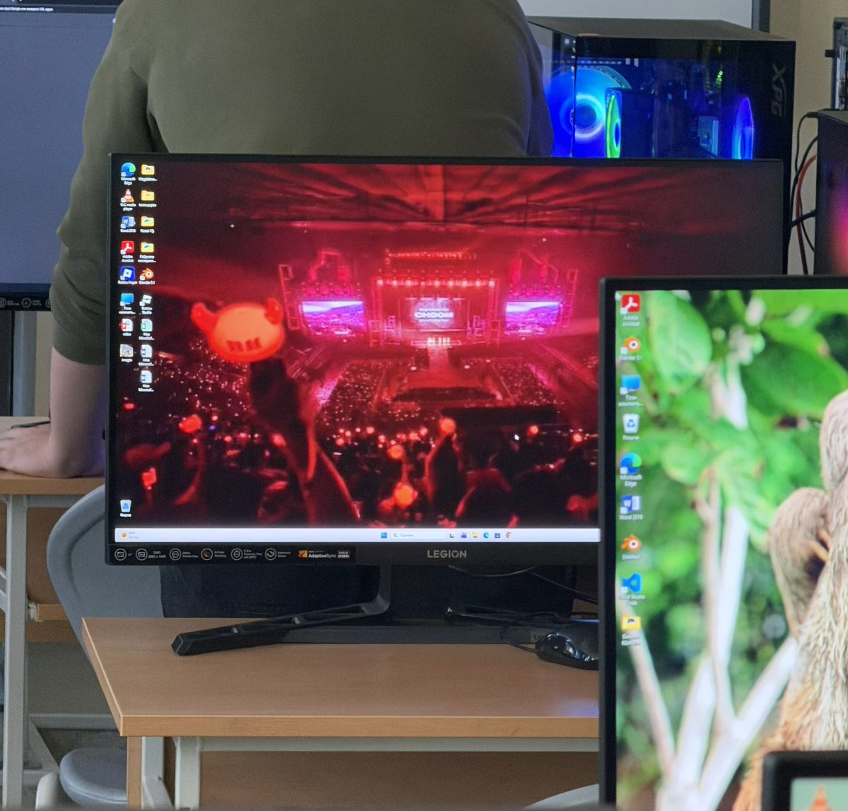 mirayscape's tweet photo. Someone in my IT class has put BABYMONSTER concert as the background for one of the computers 🫠 https://t.co/KCSa2bXOXA