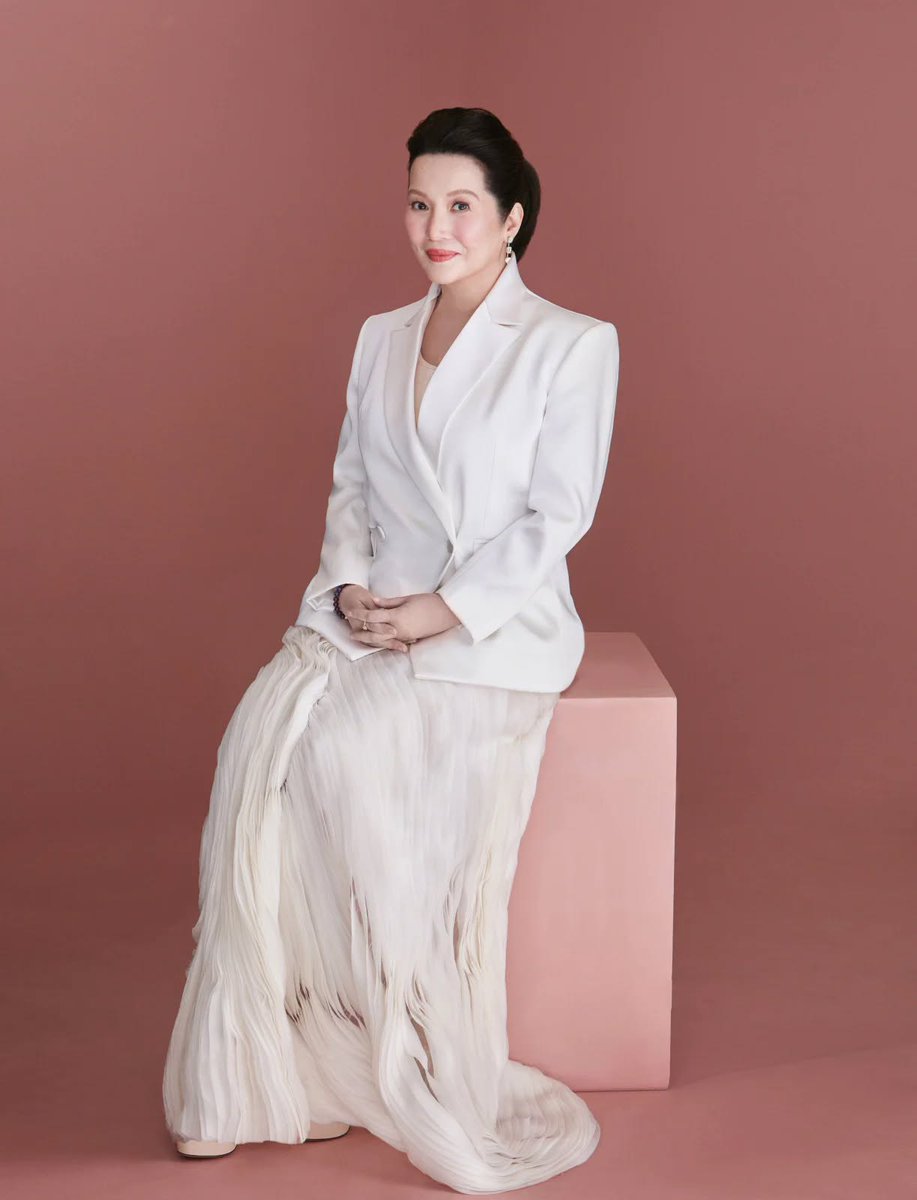 cebudailynews's tweet photo. SHE IS SO BACK 👸

LOOK: TV personality Kris Aquino takes the spotlight on the cover of a luxury lifestyle magazine for its October 2026 issue. 

Dubbed the “Queen of All Media,” Aquino continues to capture attention as the subject of the magazine’s latest cover story. | via Vhenna Marie Mantilla #CDNDigital 

 📷: Mark Nicdao for Tatler Philippines/IG 

For more news about Cebu and beyond, visit https://t.co/nWCmctdteW.