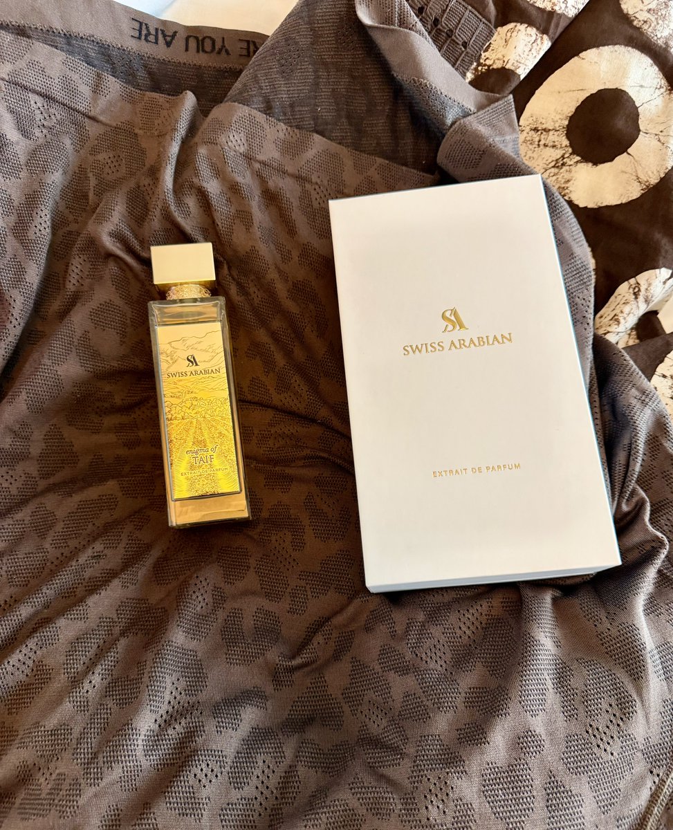 PrinceofSydney's tweet photo. #SOTD 

@PerfumesSwiss Enigma of Taif Extrait De Parfum!!

I fell in love with it from the first spray.

@abimbolaessien_  you were right that I will love it, you know your perfumes quite well.

#SmellingNiceIsOurBusiness #fraghead  #fragrance #fragrancelover #perfumes https://t.co/1fVLT16yNV