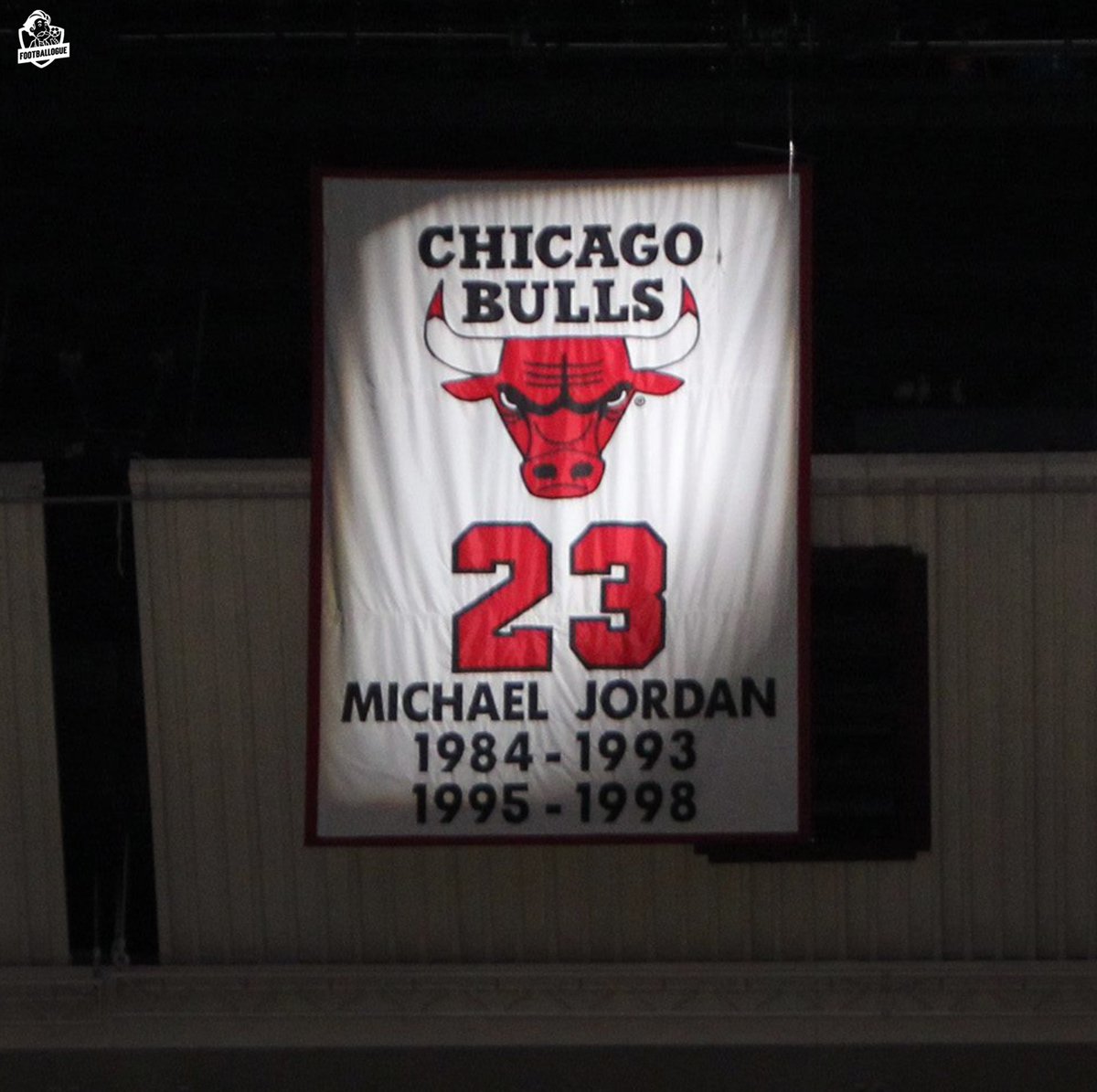 Footballogue's tweet photo. Retirer les numéros de maillot des 𝗟𝗘́𝗚𝗘𝗡𝗗𝗘𝗦 d'un club ou d'une sélection comme en NBA, vous seriez...

👍 𝗣𝗢𝗨𝗥 ?

👎 𝗖𝗢𝗡𝗧𝗥𝗘 ? https://t.co/DWI7OChD75