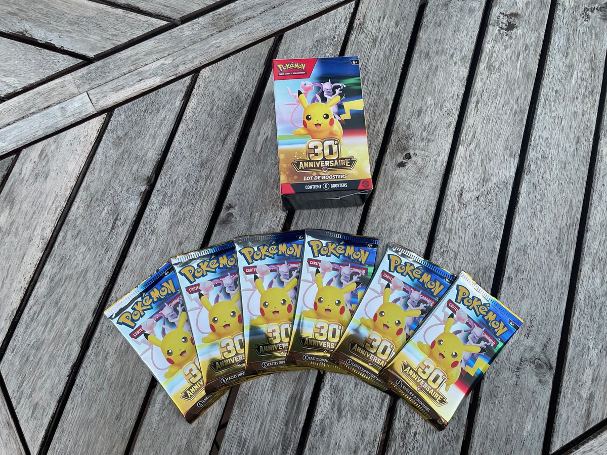 foliofyi_fr's tweet photo. Giveaway pour fêter la dernière version de folio 🎁 !

6x 1 booster Pokémon 30 ans. 6 gagnants, tout le monde a ses chances 🔥

1. Like + RT
2. Follow @foliofyi_fr 
3. Tag un ami en commentaire

🍀 Bonne chance à tous !

Tirage au sort 12/10. #Pokemon30ans https://t.co/rXqToOjA4r