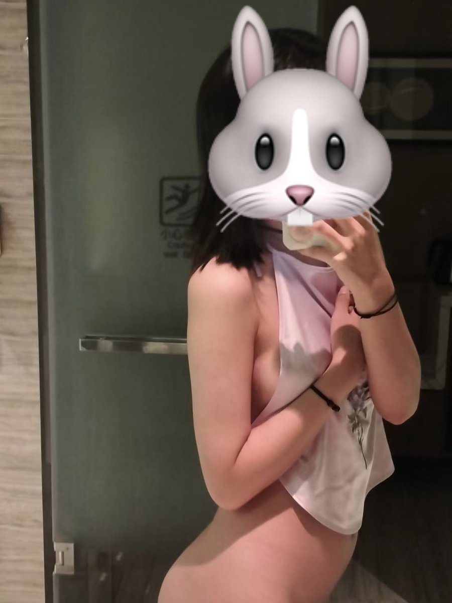 aimmy_mm's tweet photo. 总觉得穿肚兜有种青楼妓女的感觉 https://t.co/rg3xbtk81B