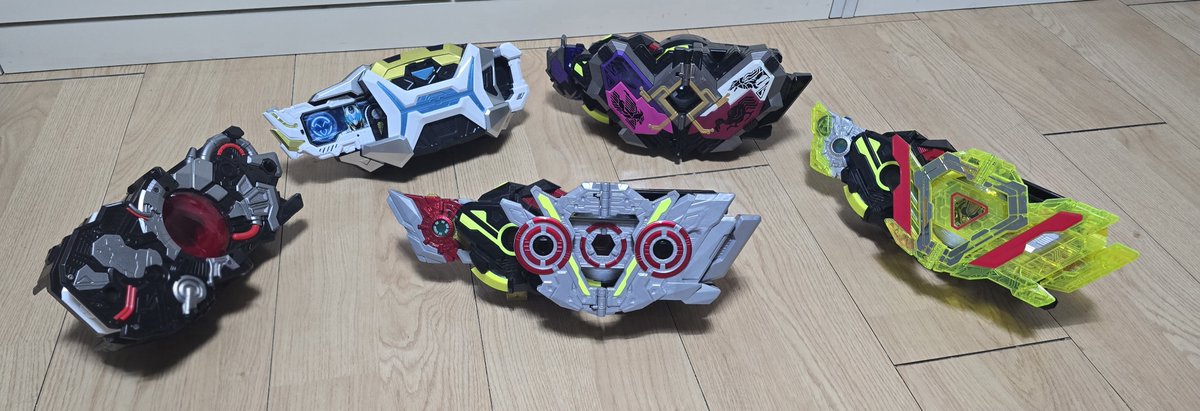 DarkWolfRabbit's tweet photo. 드디어 제로원계 Ai��트를 전부 손에 넣었다
( ・_・)ノΞ●~*(*^▽^)/★*☆♪
プログライズキー#ゼツメライズキー

#PROGRISEKEY #ZETSUMERISEKEY #프로그라이즈키 https://t.co/BDK5GiotOG