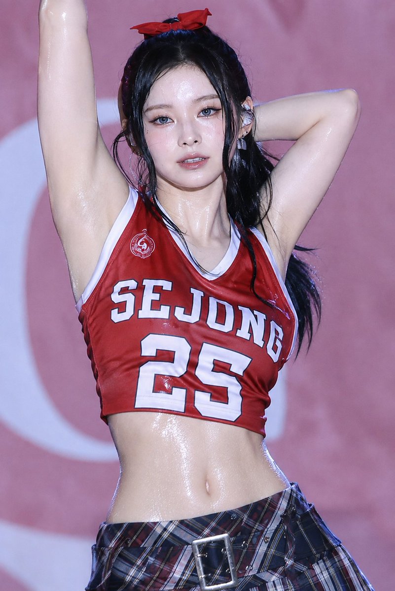 cheesecassava_'s tweet photo. Armpit 

#kpopnsfw https://t.co/gUm5COZIlV