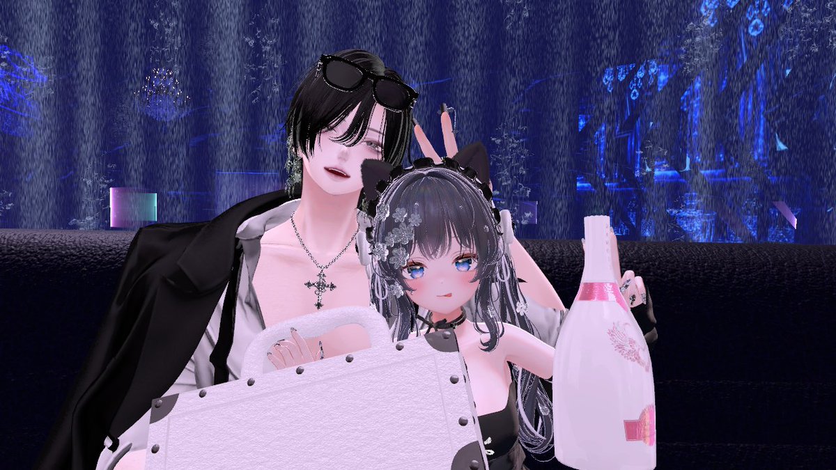 saitousouma1991's tweet photo. #LUXE_VRC
プレオープンの２回目だったらしい。
キャストキャストまさかの、オーナー
今月誕生日月だから、特別オーナーからのサービスでシャンパン頂きました。有り難うございます。
オーナーがキャストになるのほぼ無いけど今後通常営業とかでなるかもて言ってたので、せっかくだから送り指名した。 https://t.co/xC81ELCsrT