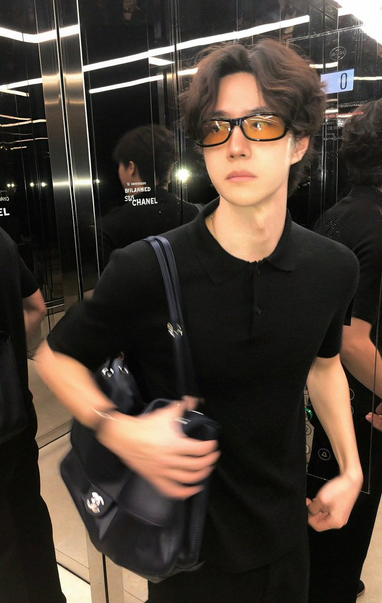 wandeemang's tweet photo. เพิ่งย่างเข้า29                           เพิ่ง35 วันนี้ https://t.co/bR8hBcFQVs