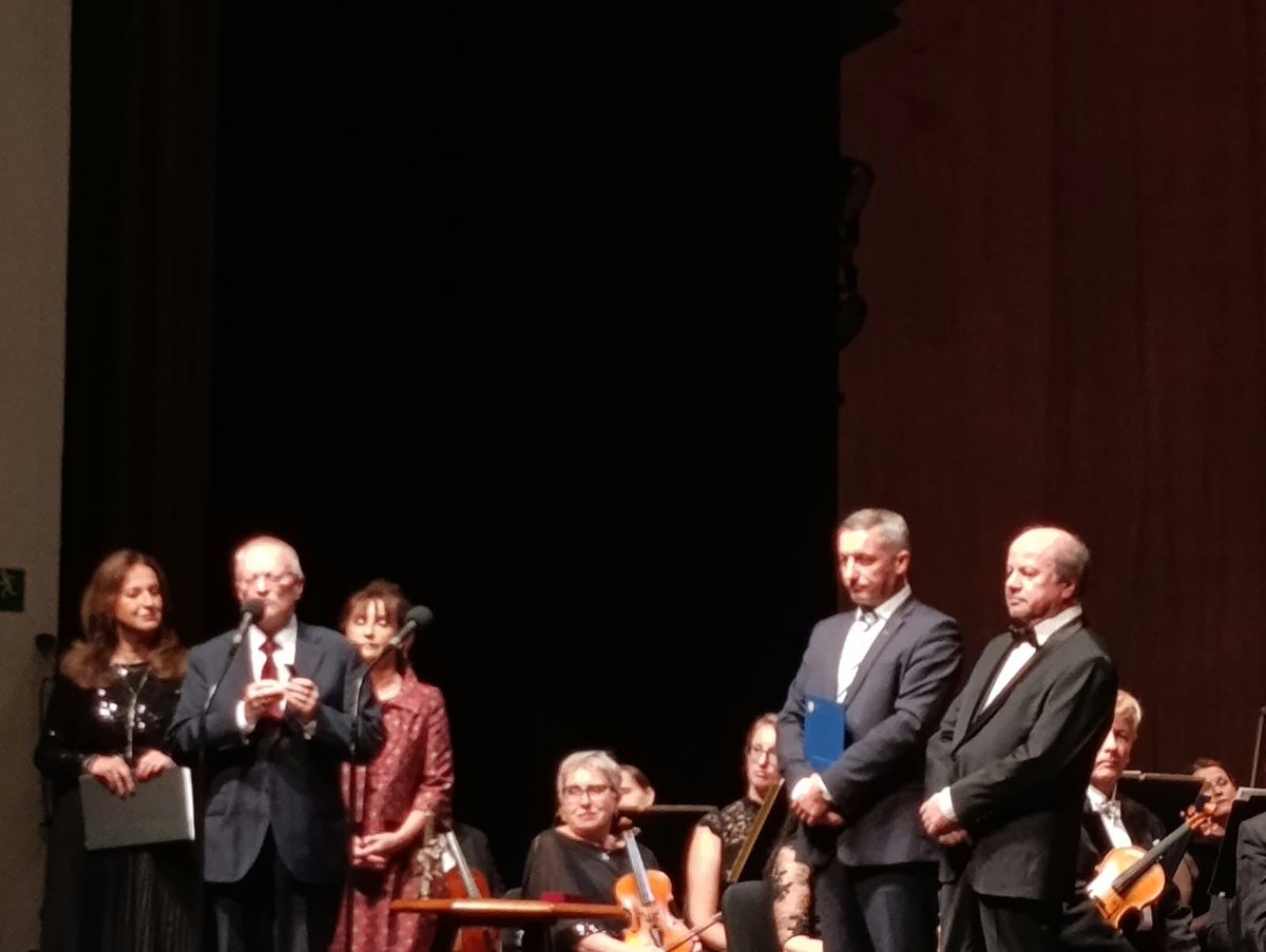 row_info_pl's tweet photo. 🎶 30 LAT MUZYKI, PASJI I PRACY DLA RYBNIKA! ❤️

Teatr Ziemi Rybnickiej stał się wczoraj miejscem wyjątkowego jubileuszu Towarzystwa Muzycznego im. Braci Szafranków. 🎹🎻

Więcej: https://t.co/3QLGj1M3ho https://t.co/gnIYzGNwjT